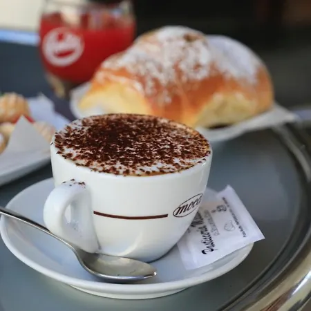 Vicky's House Bed & Breakfast 4*