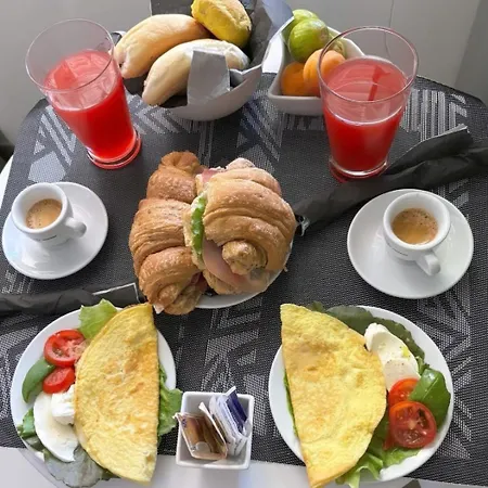 Vicky's House Couette-café Parghelia